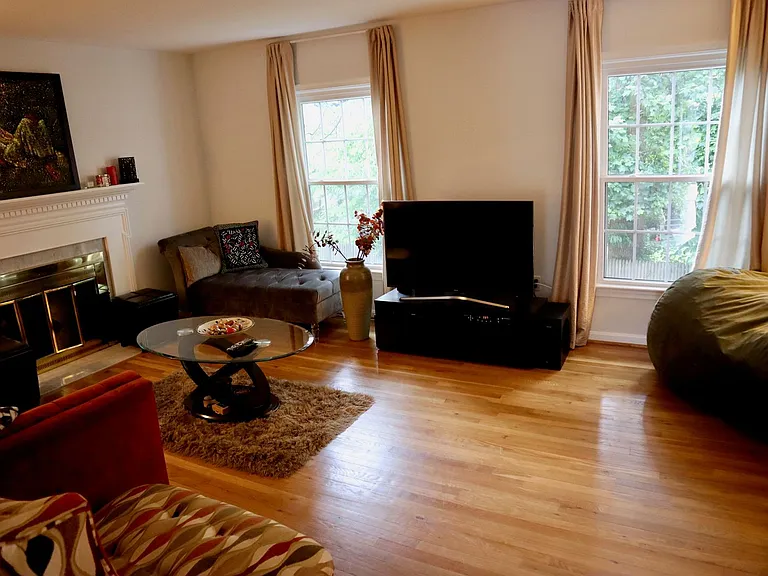 10951 Amherst Ave — Photo 8