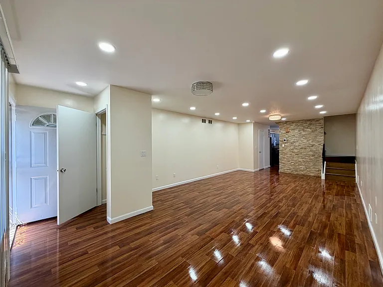 243 Tompkins Ave #2 — Photo 12