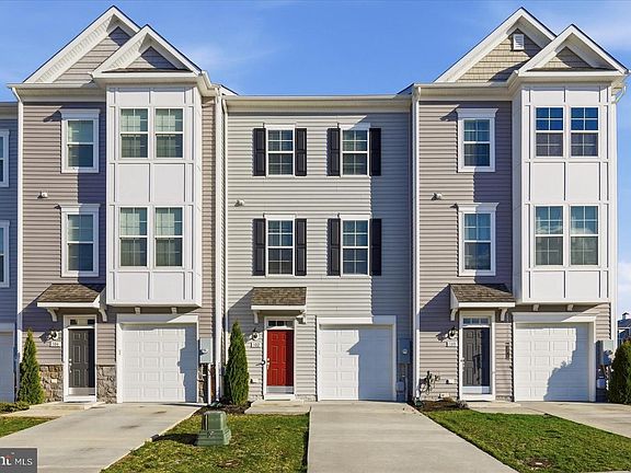5th image of 102 Stribling Way