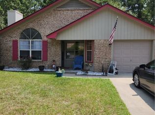 805 Madison Dr, Hinesville, GA 31313