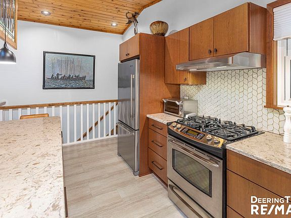 2nd image of 13355 Oakcrest Ave NE
