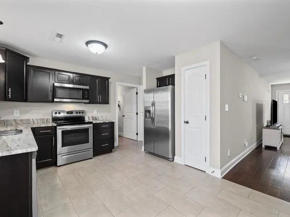 1125 Racker Dr, Clarksville, TN 37043