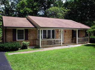 302 Pin Oak Dr, Blue Ridge, VA 24064