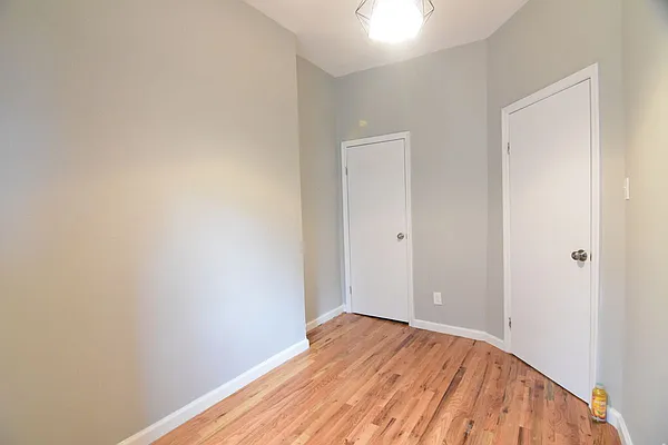 Rented by Clove Realty LLC | media 7