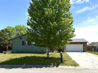 727 Windham Sq, Glendive, MT 59330