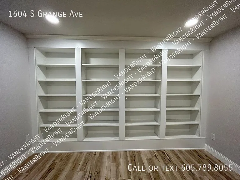 1604 S Grange Ave — Photo 9