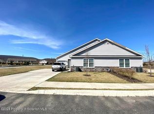 104 Golden Gate Dr, Archbald, PA 18403