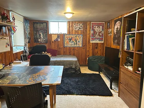 305 Scott Ave Photo 1