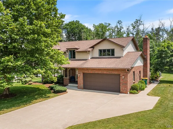 8187 Roseville Ln, East Amherst, NY 14051