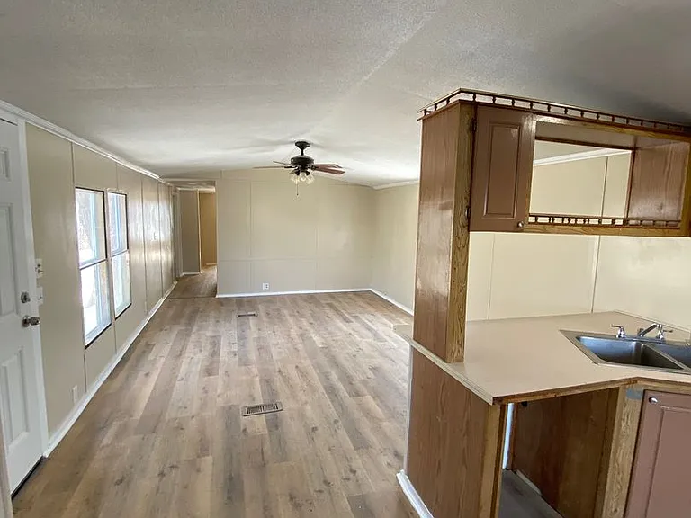 5125 N Center Rd — Photo 3