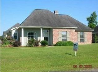 32769 Hemingway Dr, Denham Springs, LA 70706