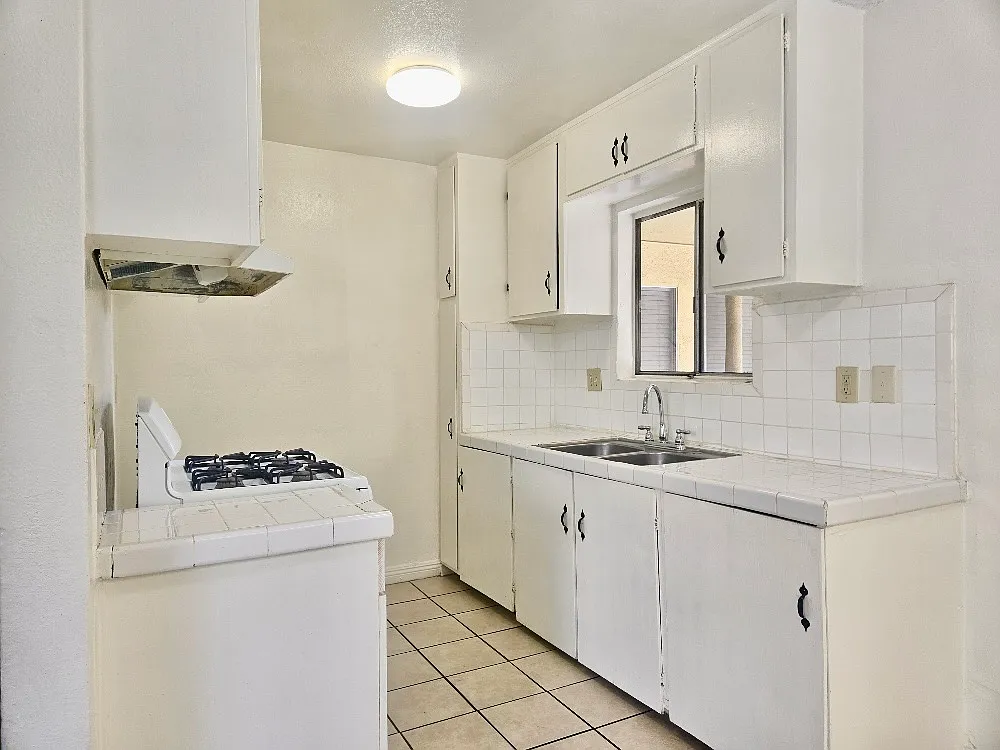 2 bed, $1,895 — Photo 4