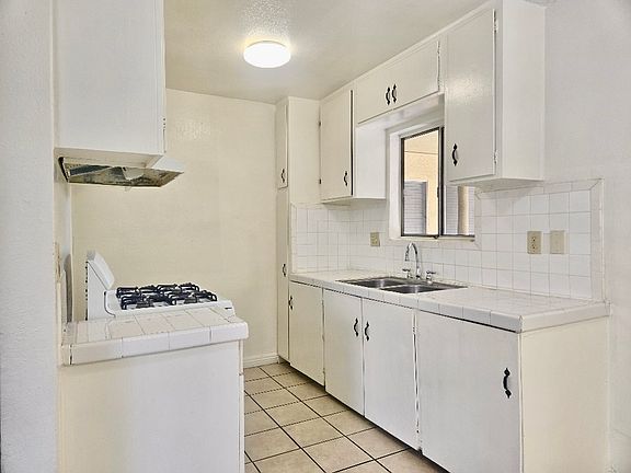 2nd image of 13418 Vanowen St #1