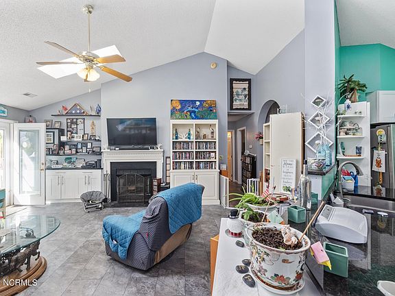2nd image of 4722 Woods Edge Dr