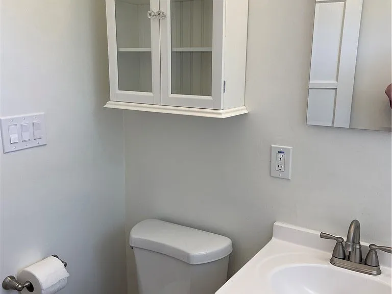7339 White Oak Ave — Photo 10