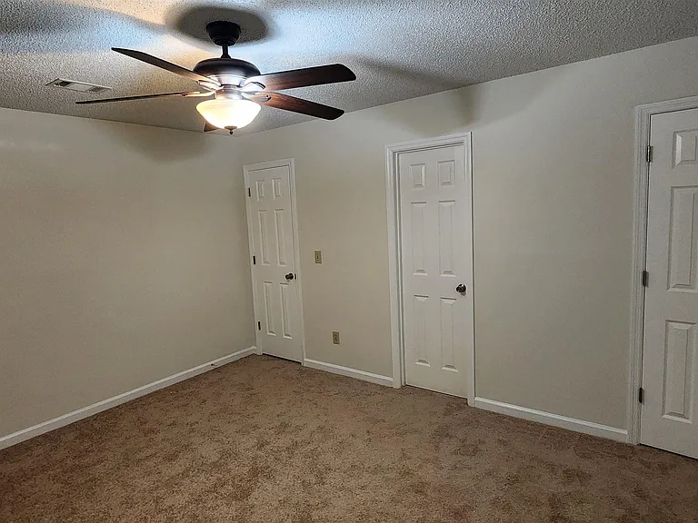 203 Springdale Dr #1 — Photo 30