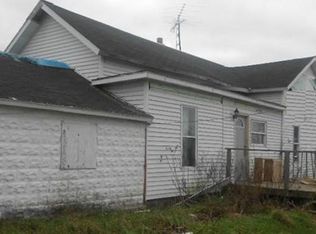 9578 S Maple Island Rd, Holton, MI 49425