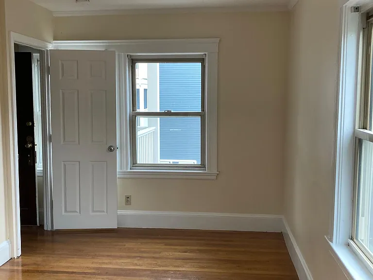 4 Derby St #3 — Photo 4