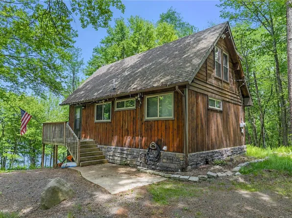 477 Main St, Gouldsboro, PA 18424