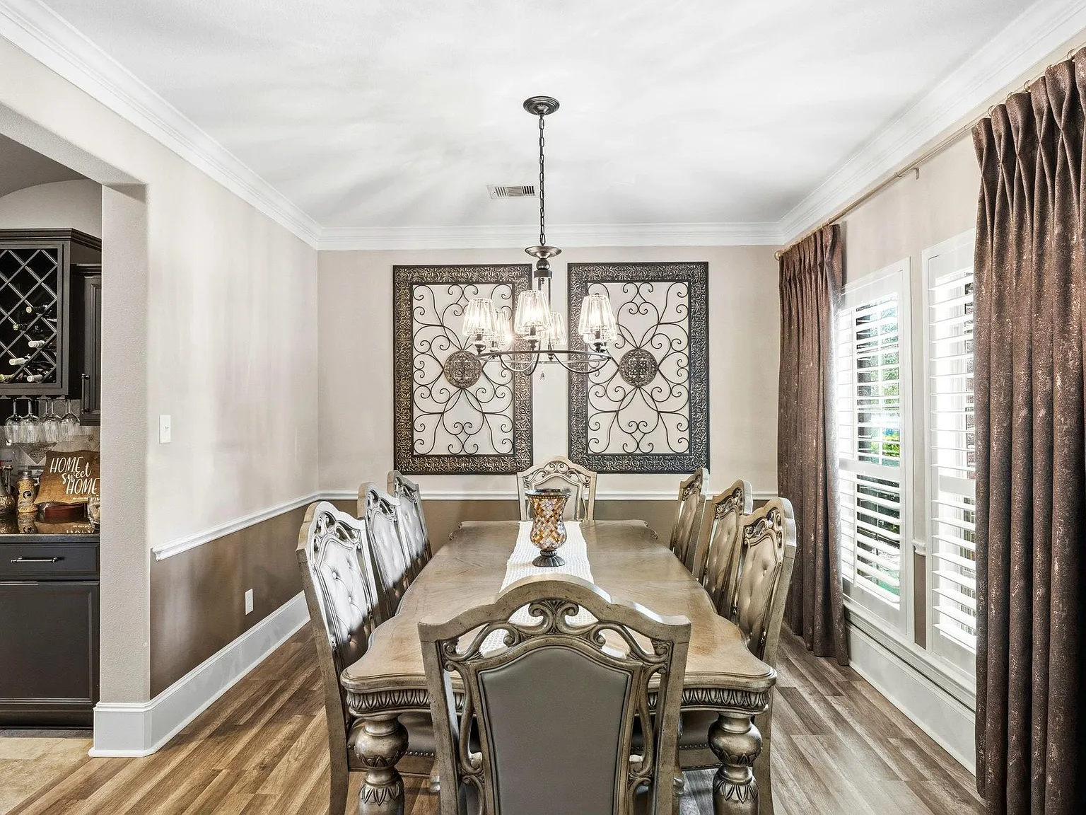 4 bed, 2.5 bath, 2839 sqft, $3,800 — Photo 4