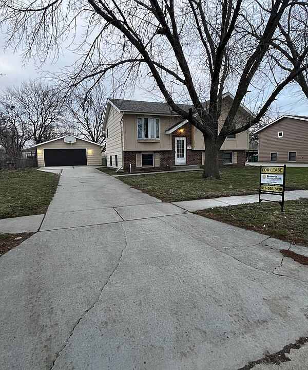 1st image of 409 NW Arlan Dr