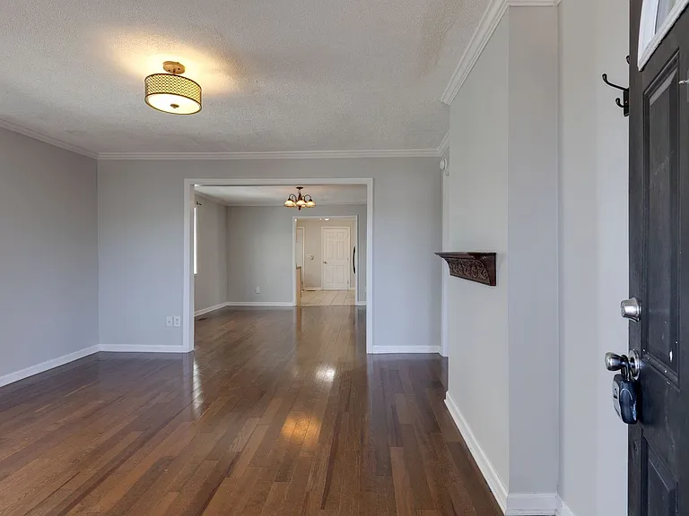 2412 Chapel Ave — Photo 15