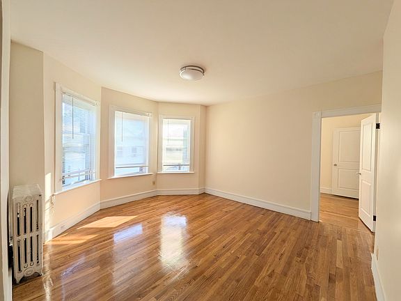 2nd image of 110 Murdock St #2