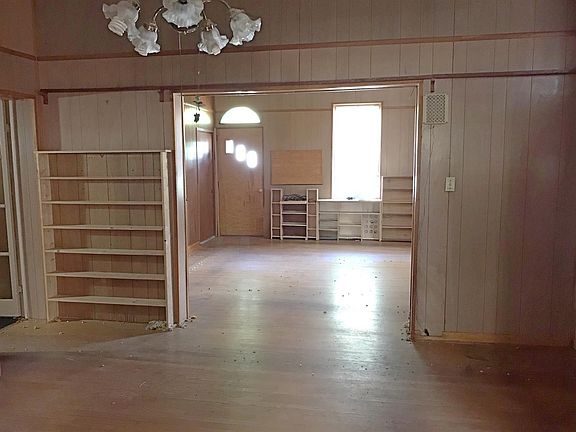4th image of 206 4th St Lot 33-34