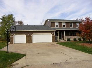 3793 E 2702nd Rd, Sheridan, IL 60551