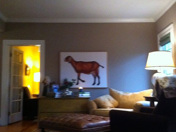 Front entry/sitting area