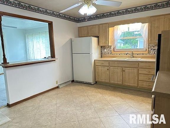 4th image of 1006 W England St