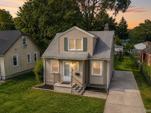 5660 Kingston St, Dearborn Heights, MI 48125