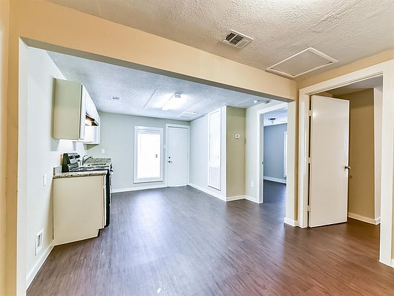 2nd image of 916 Paul St Unit B