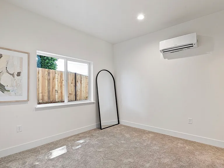 4924 Diamond Blvd #2 — Photo 14