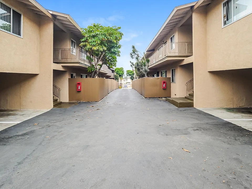 837 W Beach Ave #839
