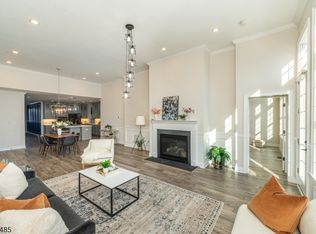 11 Juniper Ct, Cedar Grove, NJ 07009