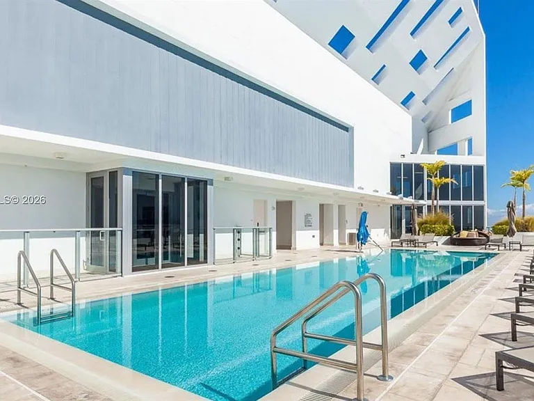1300 Brickell Bay Dr #1805 — Photo 2