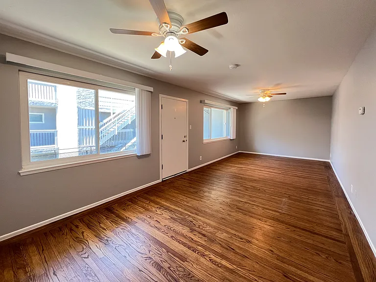 554 Walnut St #5 — Photo 1