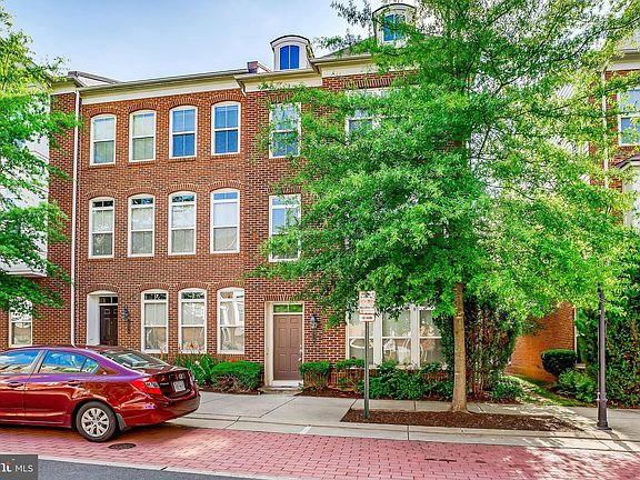 3rd image of 9526 Canonbury Sq