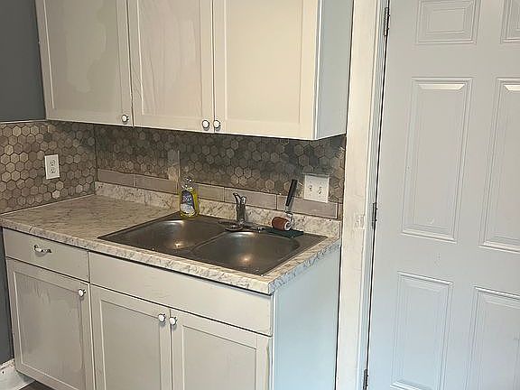 5th image of 51-53 Endicott Ave