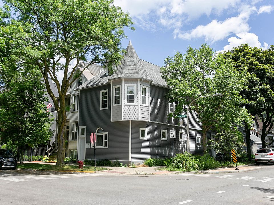 1st image of 3301 N Lakewood Ave APT 2R