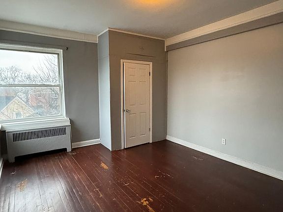 3rd image of 129 N Walnut St APT 203