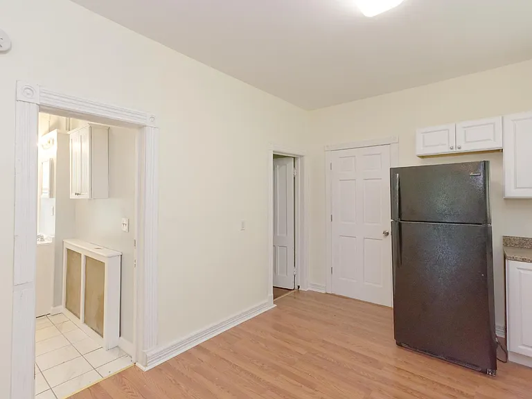587 Washington Ave #1 — Photo 7