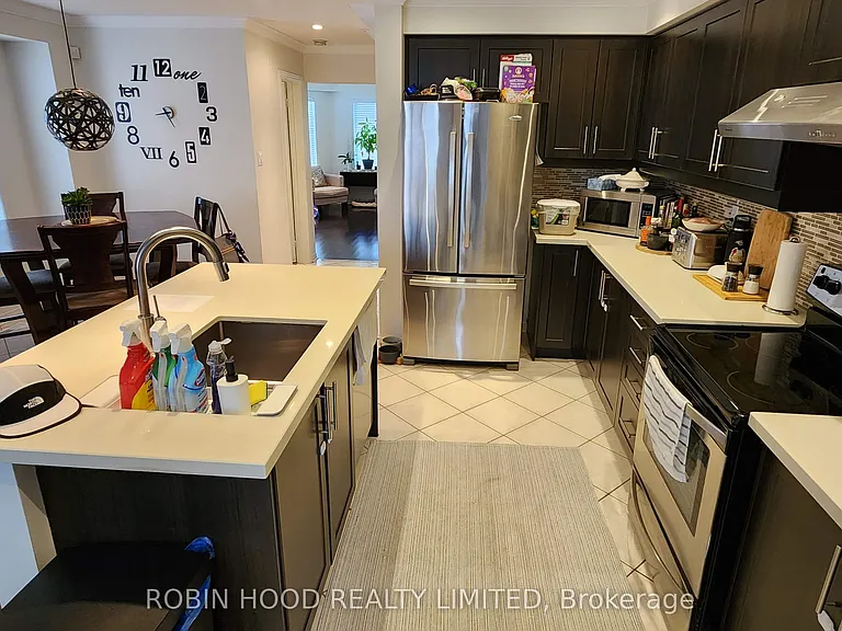 103 Selkirk Dr — Photo 5