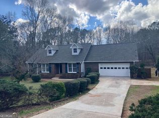 215 Brookwood Ln, Fayetteville, GA