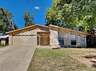 205 Cordoba Ct, Arlington, TX 76014