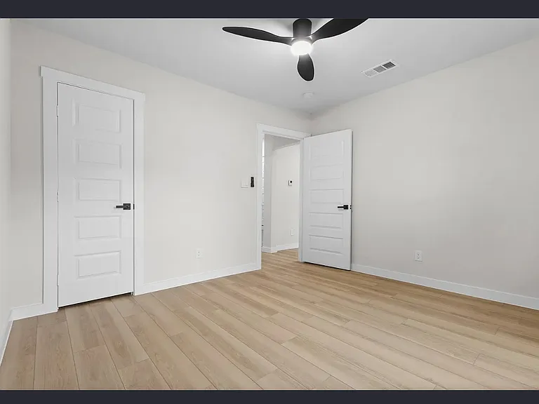 3216 Sharon St — Photo 5