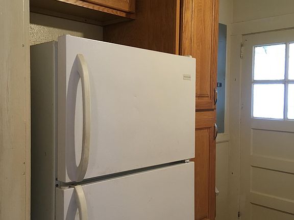 Outside door to kitchen