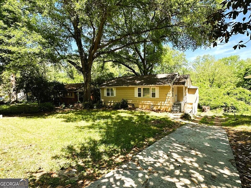 1st image of 1900 Meadow Ln