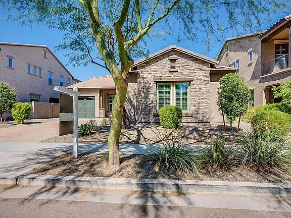 3rd image of 3902 E San Carlos Pl